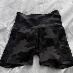 Women's Back/Gray Camo Print Shorts